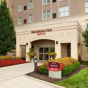 By Marriott Downtown Saint-Louis